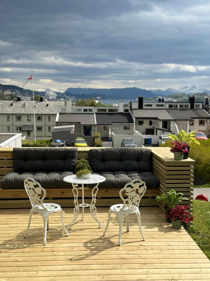 Basement Apartment With Parking Ålesund Kültér fotó